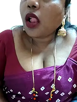 Snapshot of Swapna_143 chatting on December 25, 2024, 4:43 pm Swapna 143 online show from December 25, 2024, 4:43 pm