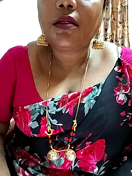 Snapshot of Swapna_143 chatting on February 2, 2025, 4:22 pm Swapna 143 online show from February 2, 2025, 4:22 pm