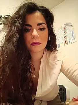 Saturnia Yvonne online show from February 26, 2025, 5:53 pm