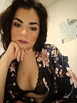 Saturnia Yvonne online show from December 4, 2024, 6:00 pm