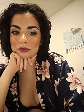 Saturnia Yvonne online show from December 4, 2024, 11:30 pm