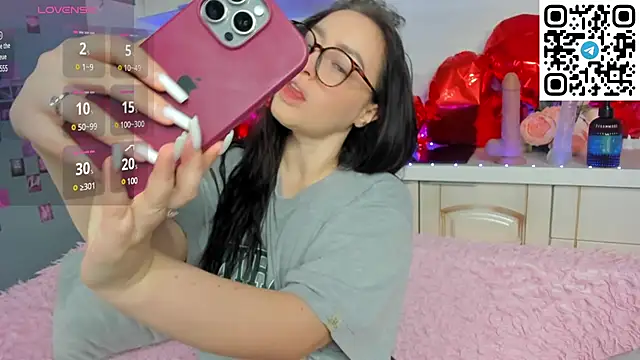 Snapshot of Kruela_Eva chatting on February 15, 2025, 11:36 pm Kruela Eva online show from February 15, 2025, 11:36 pm