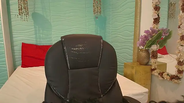 cherry chel online show from March 10, 2026, 9:52 pm