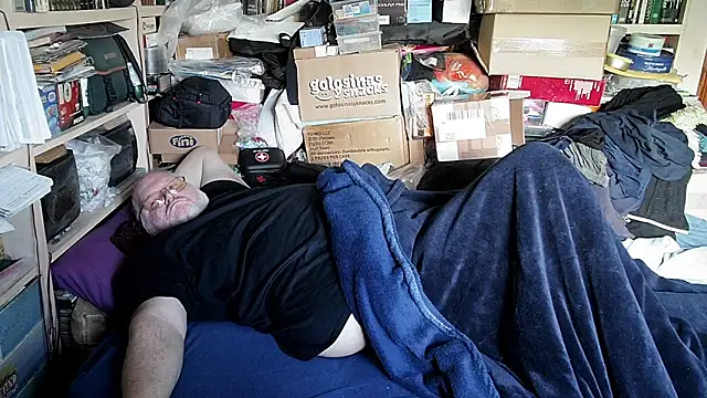 hadeszeuss2 online show from March 13, 2026, 3:17 pm