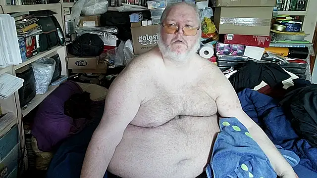 hadeszeuss2 online show from April 13, 2026, 2:21 pm