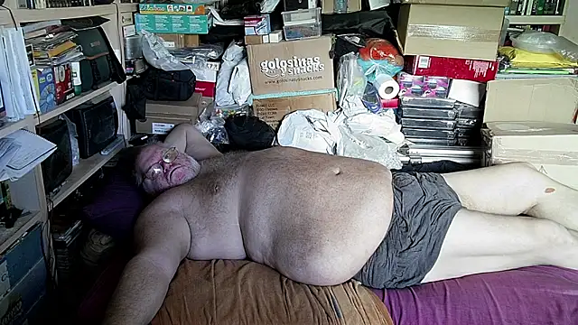 hadeszeuss2 online show from October 21, 2025, 1:32 pm