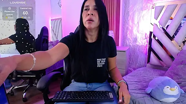 Snapshot of Camille_jhonson chatting on February 1, 2026, 10:46 am Camille jhonson online show from February 1, 2026, 10:46 am