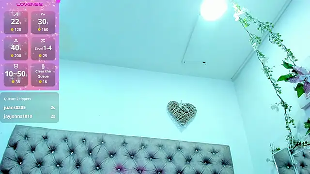 Snapshot of Hannah_Miller__ chatting on October 30, 2025, 5:32 pm Hannah Miller online show from October 30, 2025, 5:32 pm