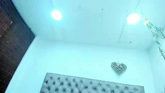 Snapshot of Hannah_Miller__ chatting on October 18, 2025, 5:15 pm Hannah Miller online show from October 18, 2025, 5:15 pm