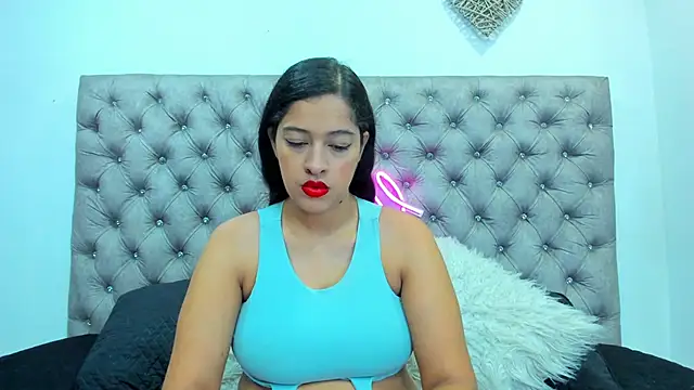 Snapshot of Hannah_Miller__ chatting on October 25, 2025, 5:24 pm Hannah Miller online show from October 25, 2025, 5:24 pm