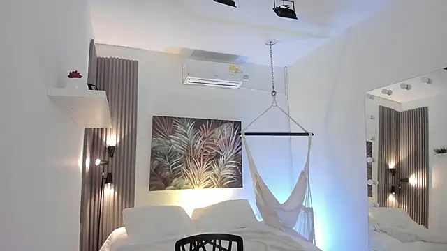 emma alice  online show from December 1, 2025, 10:05 am