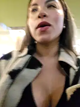 Snapshot of Karen_San_Miguel chatting on February 14, 2025, 12:30 am Karen San Miguel online show from February 14, 2025, 12:30 am