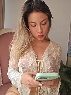 Snapshot of Karen_San_Miguel chatting on February 4, 2025, 7:22 pm Karen San Miguel online show from February 4, 2025, 7:22 pm