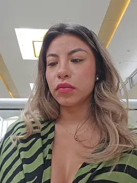 Snapshot of Karen_San_Miguel chatting on February 20, 2025, 6:24 pm Karen San Miguel online show from February 20, 2025, 6:24 pm