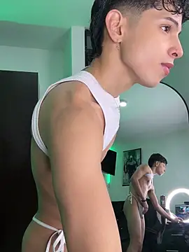 Snapshot of jade_candy_21 chatting on October 21, 2025, 11:53 am jade candy 21 online show from October 21, 2025, 11:53 am