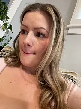 LoveShae  online show from January 6, 2025, 10:36 pm