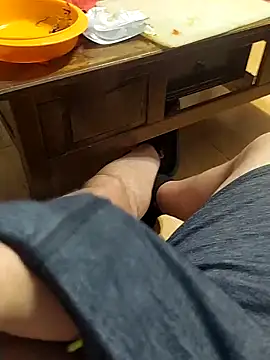 Snapshot of Alecarbonero1891 chatting on March 9, 2025, 5:11 am Alecarbonero1891 online show from March 9, 2025, 5:11 am