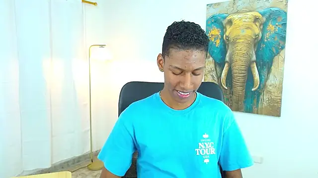 Snapshot of maiki18_ chatting on September 24, 2025, 8:26 pm maiki18  online show from September 24, 2025, 8:26 pm