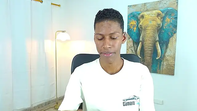 Snapshot of maiki18_ chatting on September 23, 2025, 8:27 pm maiki18  online show from September 23, 2025, 8:27 pm