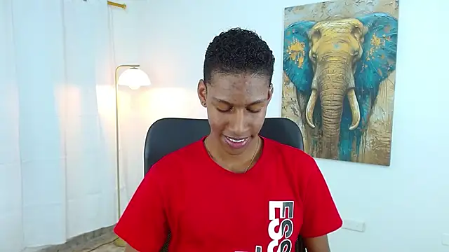 Snapshot of maiki18_ chatting on September 25, 2025, 8:37 pm maiki18  online show from September 25, 2025, 8:37 pm