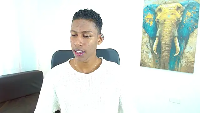 maiki18  online show from November 28, 2025, 8:53 pm