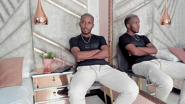 Snapshot of JamesParck chatting on February 28, 2025, 6:31 pm JamesParck online show from February 28, 2025, 6:31 pm