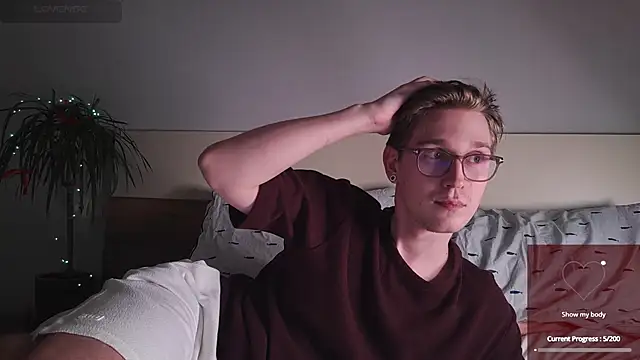 Snapshot of Shirizi chatting on January 12, 2026, 9:41 pm Shirizi online show from January 12, 2026, 9:41 pm