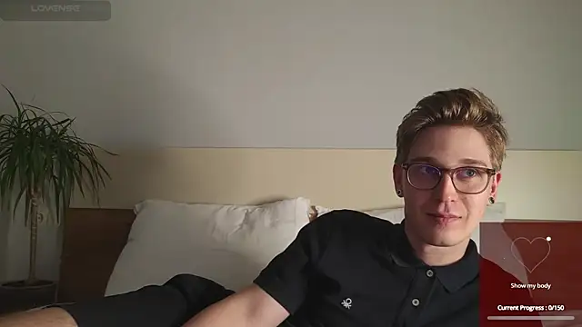 Snapshot of Shirizi chatting on November 9, 2025, 2:54 pm Shirizi online show from November 9, 2025, 2:54 pm