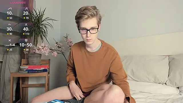 Snapshot of Shirizi chatting on December 10, 2024, 6:49 pm Shirizi online show from December 10, 2024, 6:49 pm