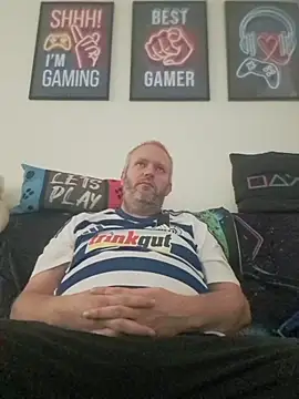 Snapshot of ShyBoy1982 chatting on October 19, 2025, 2:53 pm ShyBoy1982 online show from October 19, 2025, 2:53 pm