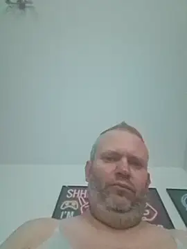 Snapshot of ShyBoy1982 chatting on November 9, 2025, 12:25 am ShyBoy1982 online show from November 9, 2025, 12:25 am