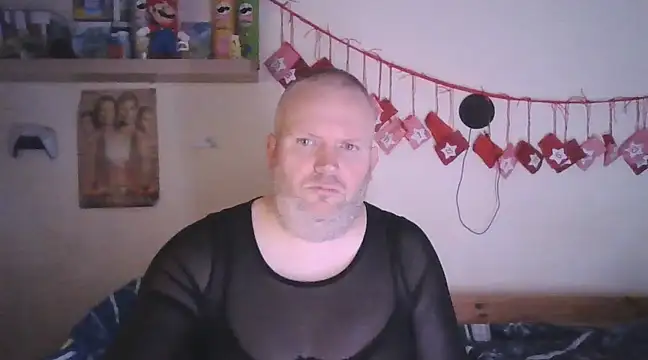 Snapshot of ShyBoy1982 chatting on February 23, 2025, 4:39 am ShyBoy1982 online show from February 23, 2025, 4:39 am