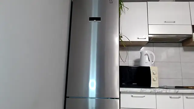 SierraSky  online show from November 8, 2025, 6:22 pm