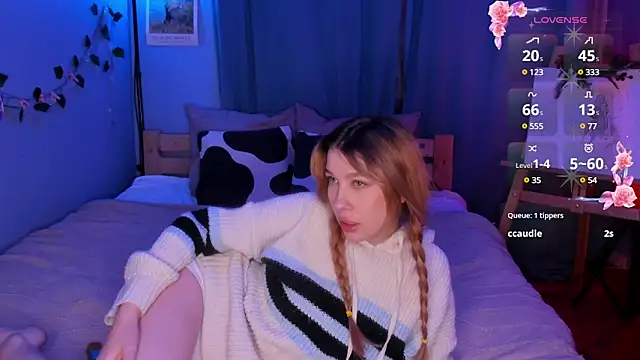 tenderdreams online show from January 11, 2025, 8:10 pm