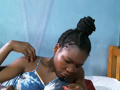 cocolicky online show from December 14, 2025, 12:11 pm