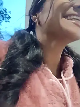 Leslly  online show from November 16, 2025, 10:53 am