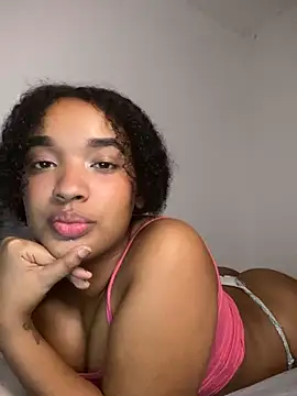 Snapshot of grace_browm chatting on January 25, 2025, 5:51 am grace browm online show from January 25, 2025, 5:51 am