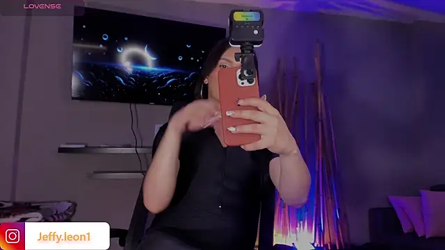 Snapshot of danna_v chatting on October 19, 2025, 4:15 am danna v online show from October 19, 2025, 4:15 am