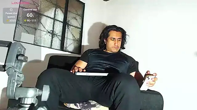 Snapshot of willian_m777 chatting on January 17, 2026, 3:43 am willian m777 online show from January 17, 2026, 3:43 am