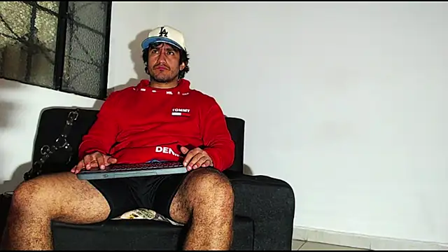 Snapshot of willian_m777 chatting on February 7, 2025, 4:16 am willian m777 online show from February 7, 2025, 4:16 am