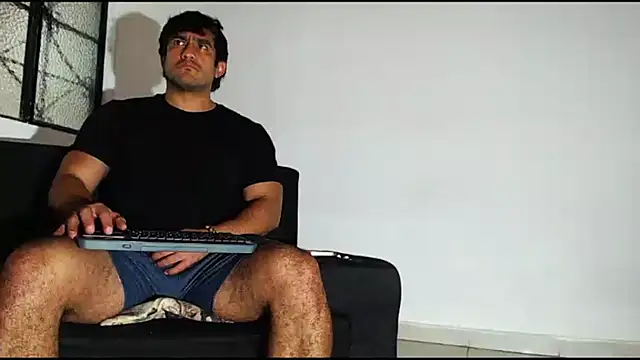 Snapshot of willian_m777 chatting on January 8, 2025, 5:27 am willian m777 online show from January 8, 2025, 5:27 am