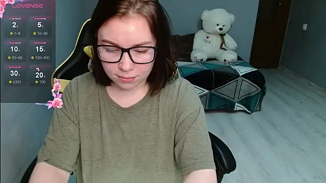 Snapshot of Emily_Amorre chatting on November 4, 2025, 5:06 pm Emily Amorre online show from November 4, 2025, 5:06 pm