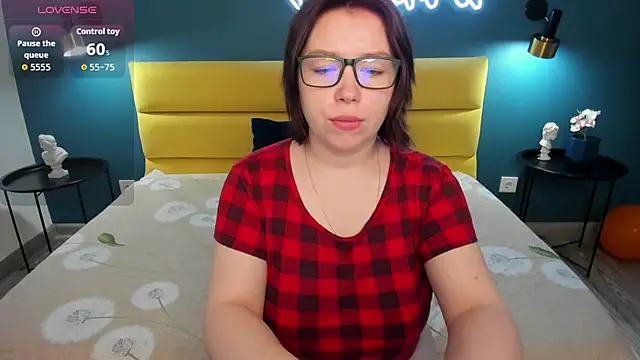 Emily Amorre online show from July 15, 2026, 1:45 am