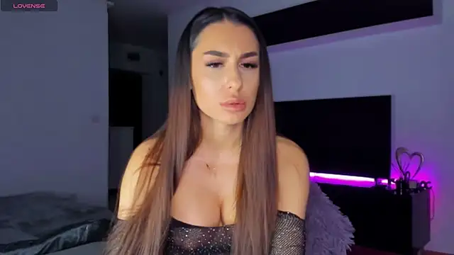 K chic online show from March 21, 2025, 9:01 pm