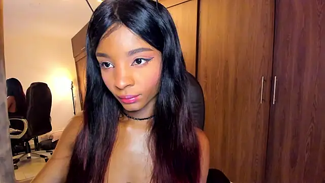 alikahouston4 online show from September 19, 2025, 3:43 am