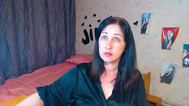 Snapshot of JillStevens chatting on September 20, 2025, 2:33 pm JillStevens online show from September 20, 2025, 2:33 pm