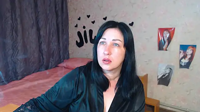 Snapshot of JillStevens chatting on September 23, 2025, 2:18 am JillStevens online show from September 23, 2025, 2:18 am