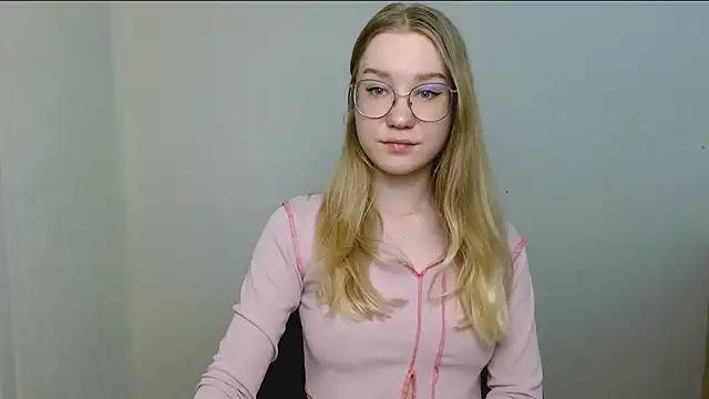 Snapshot of cindi_hot chatting on February 16, 2026, 12:15 pm cindi hot online show from February 16, 2026, 12:15 pm