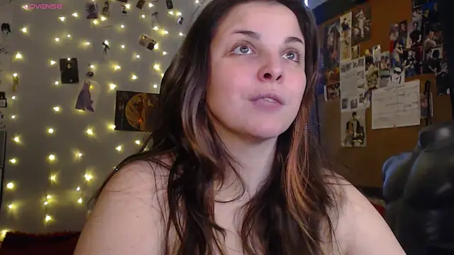 Saya sweet online show from October 12, 2025, 9:43 am