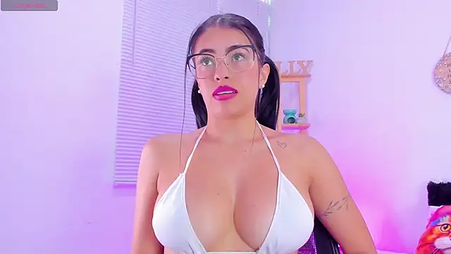 EmillySanders online show from January 26, 2025, 2:52 pm